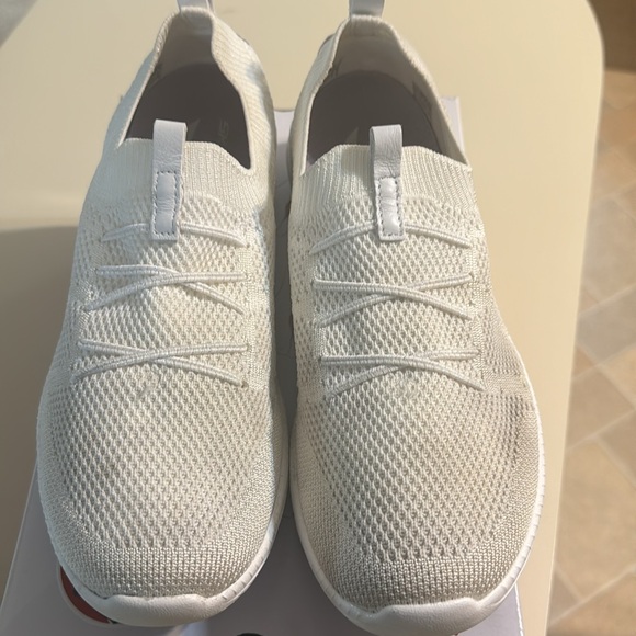 Skechers Archfit white size 8 1/2 - Picture 3 of 4